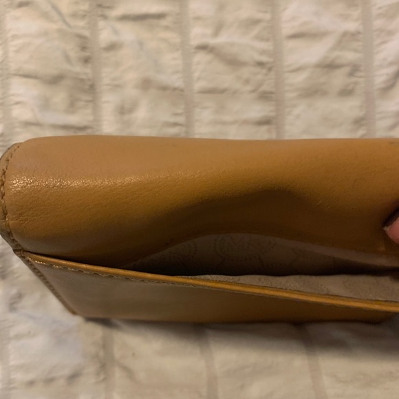 EUC tri-fold Michael Kors wallet - Picture 4 of 5